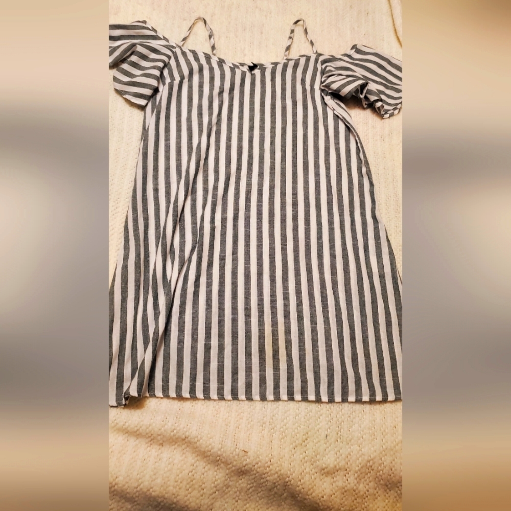 Green white summer dress medium